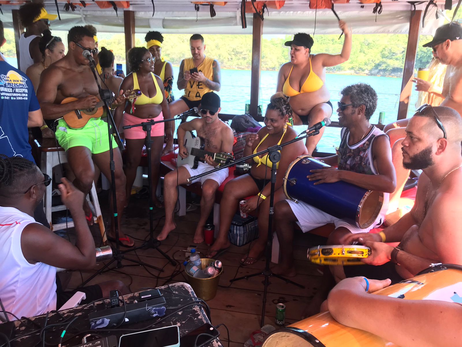 SAMBA EM ALTO MAR CANTA MULHERES- ANGRA DOS REIS